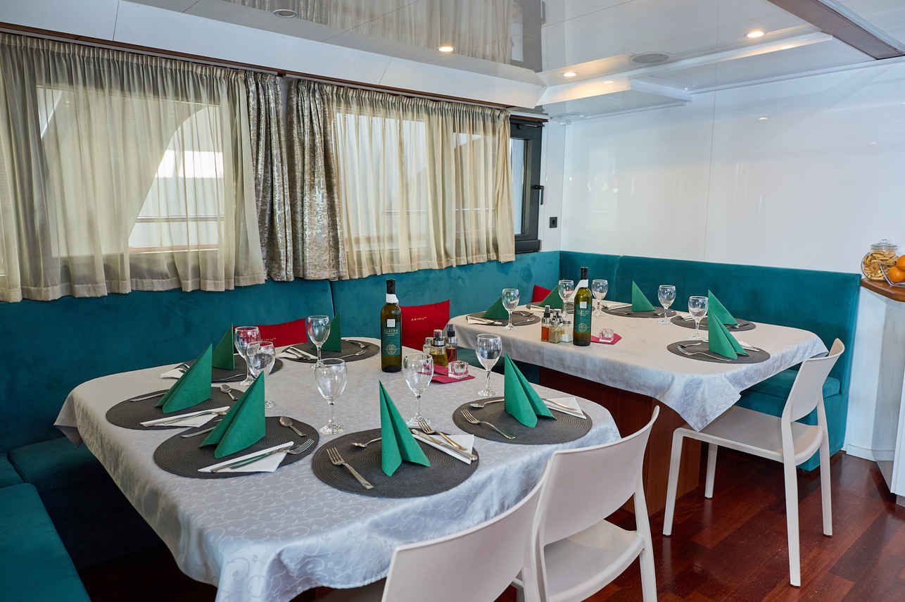 Azimut - Dining Room