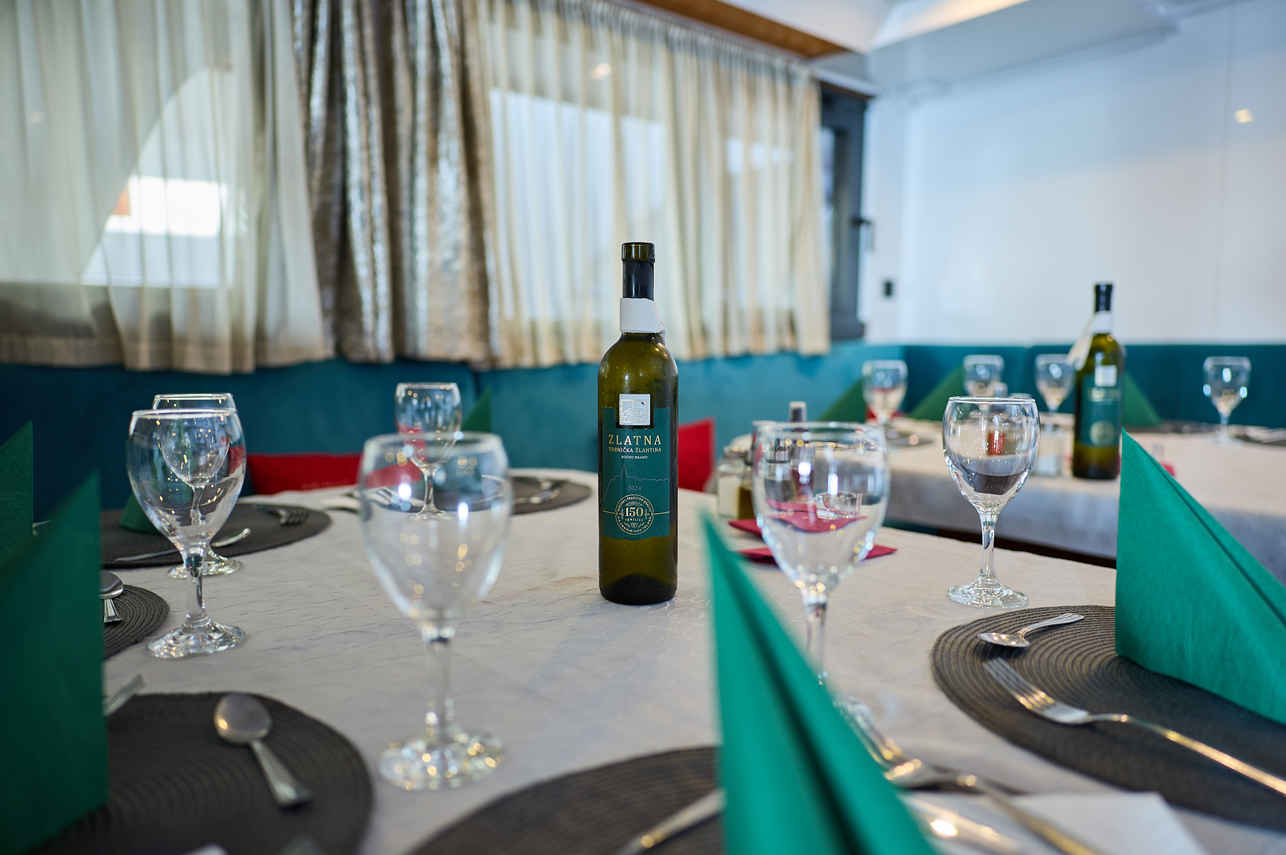 Azimut - Dining Room