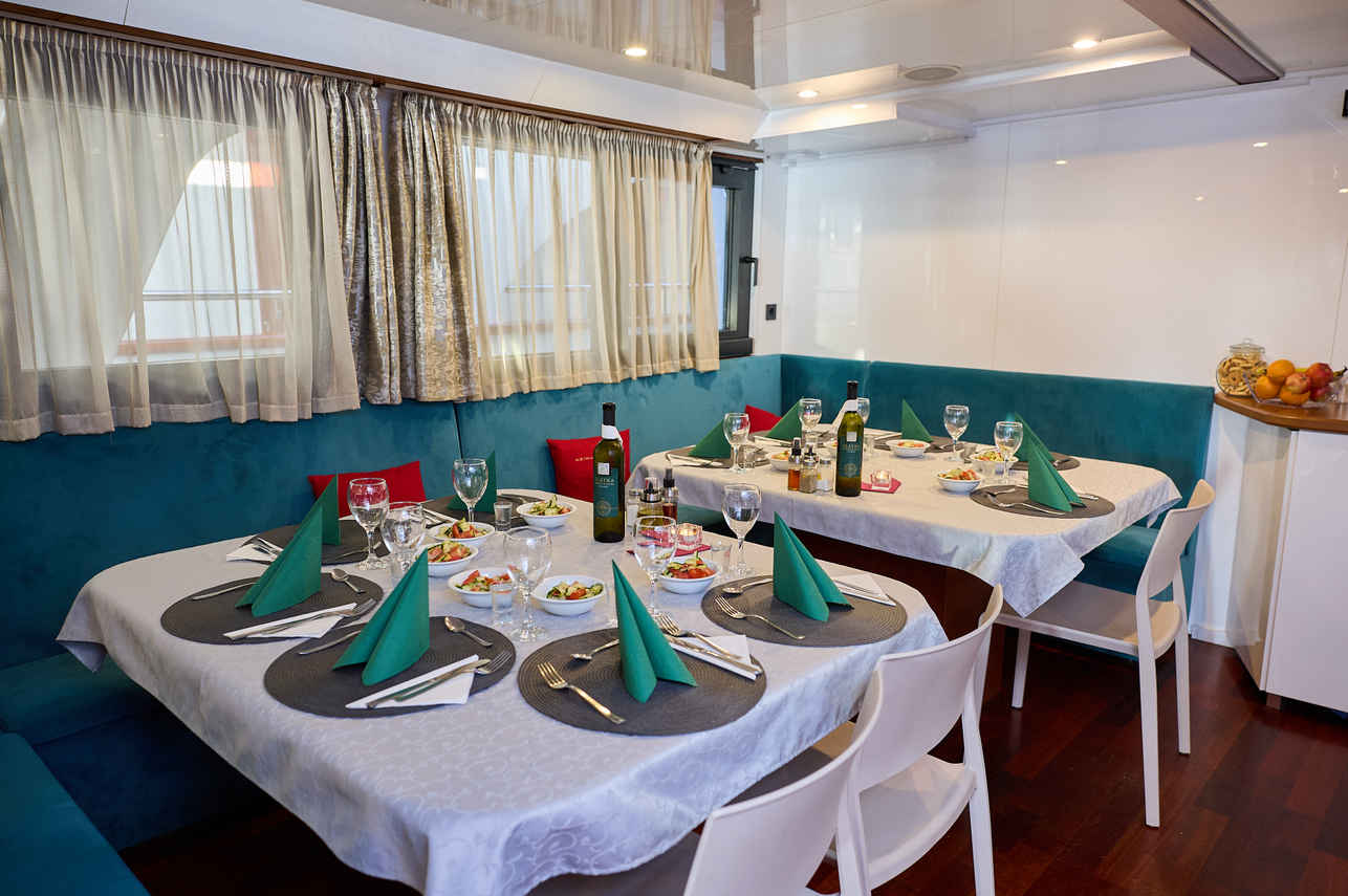 Azimut - Dining Room