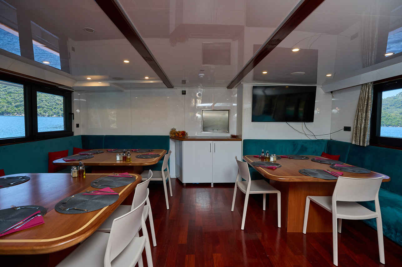 #diningroom  - Idriva Premium