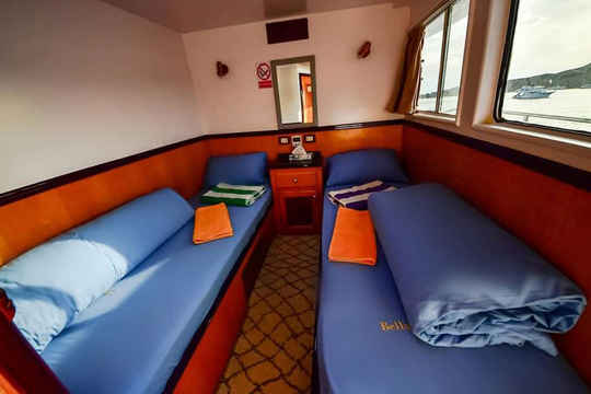 Twin Cabin Middle Deck