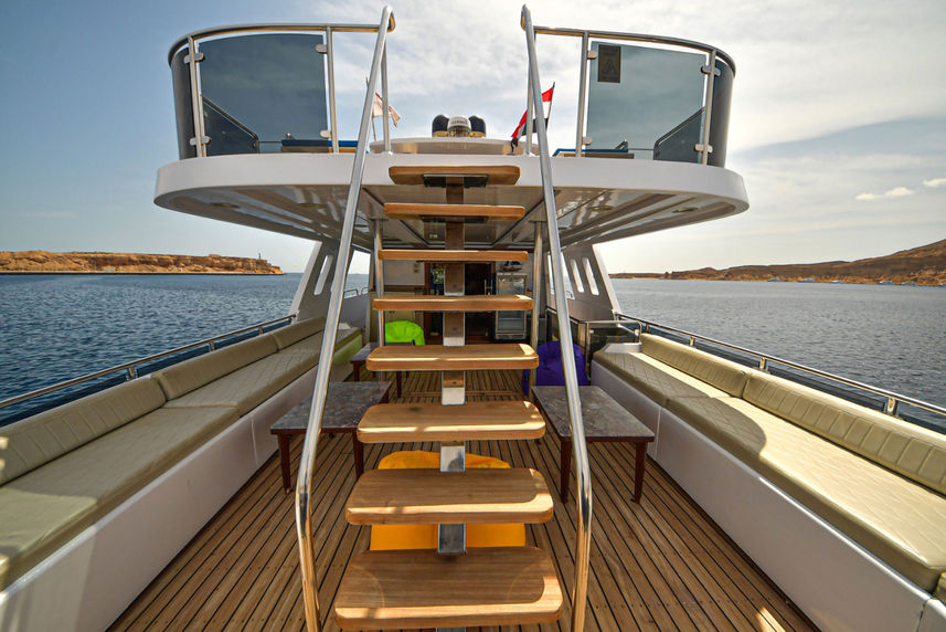 Aft Deck - Bella 3