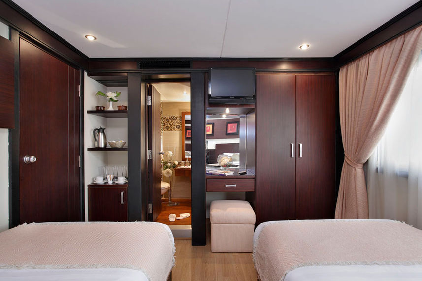 Merit Dahabiya I - Deluxe Cabin