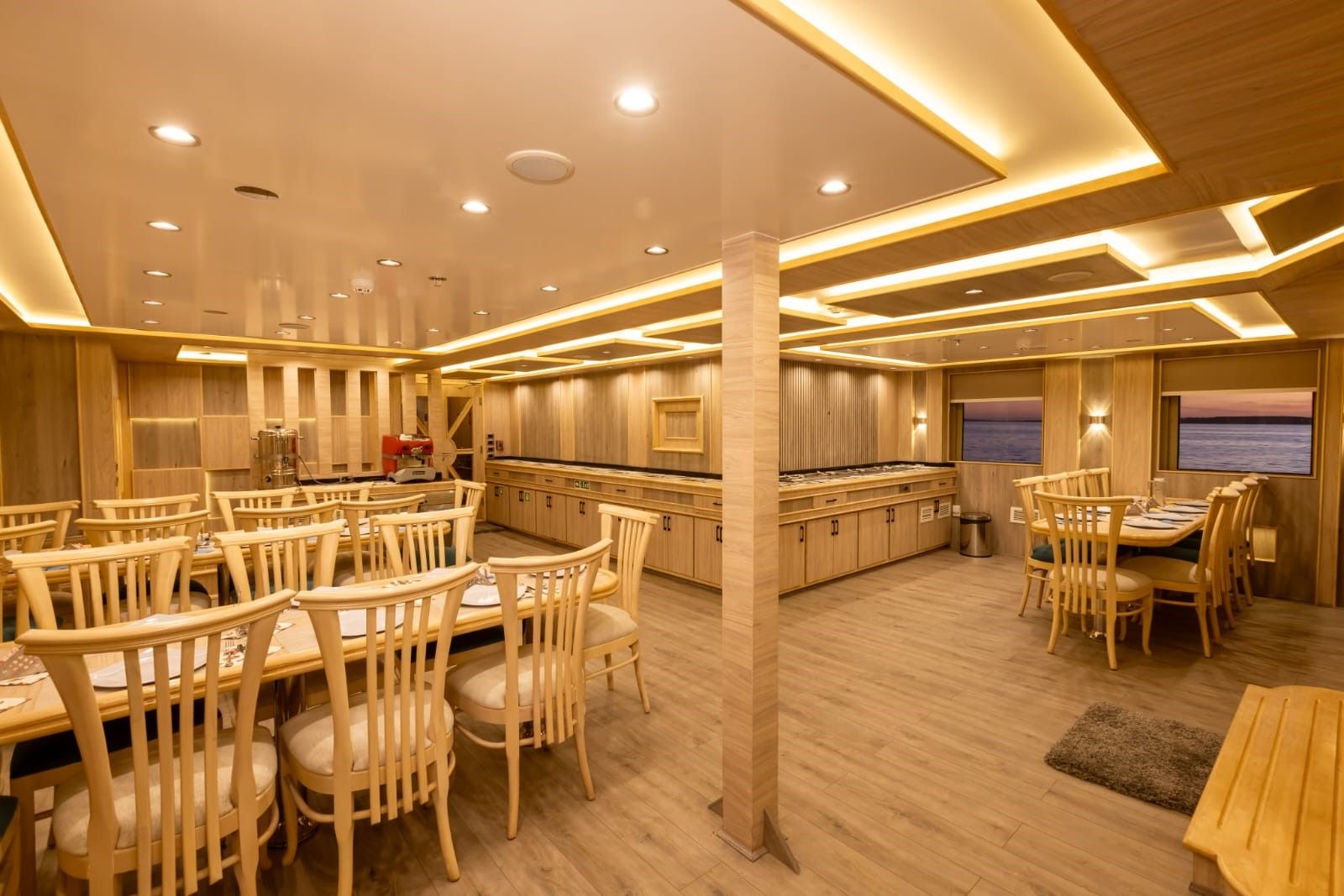 Sala de Jantar - Saudi Pioneer