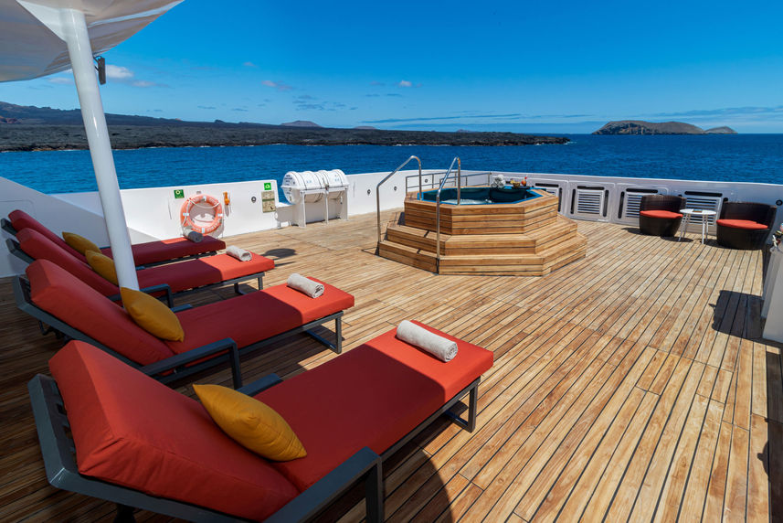 Sun Deck - Grand Queen Beatriz