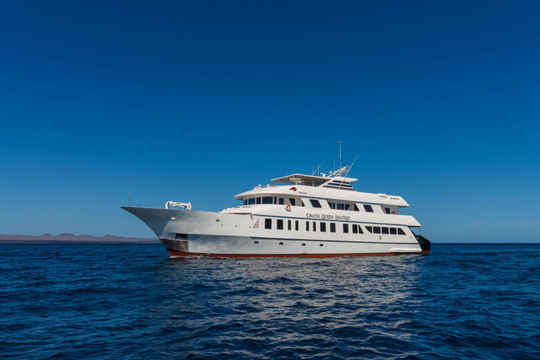 Grand Queen Beatriz - Galapagos
