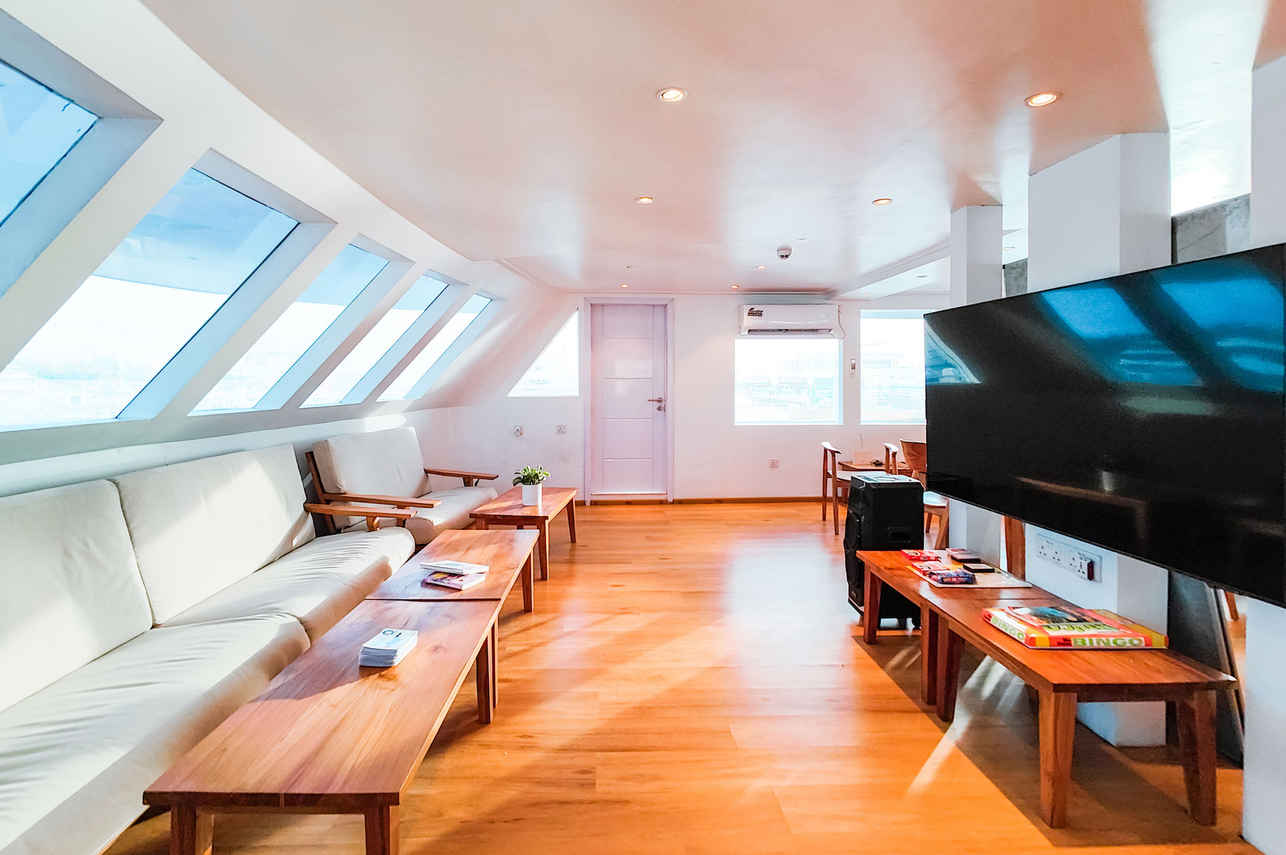 Air Conditioned saloon - Maldives Legend Odyssey