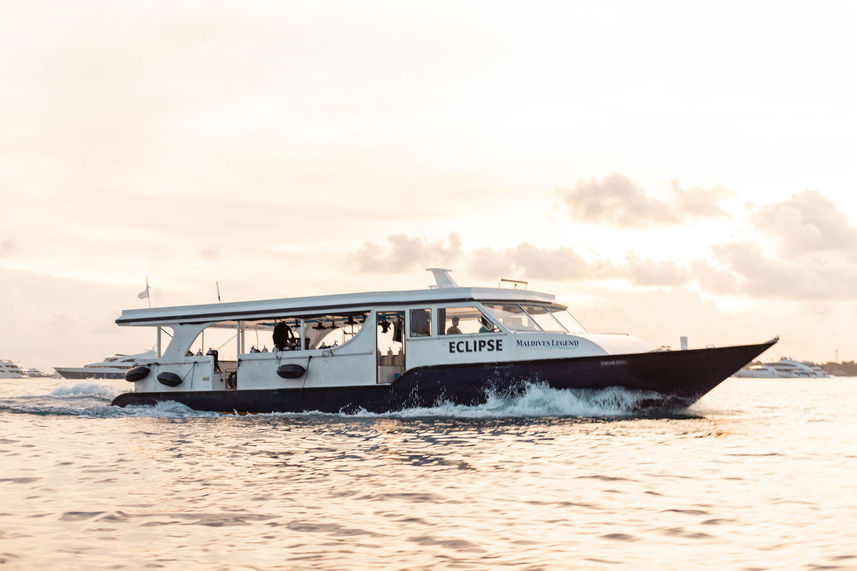 Diving Dhoni - Maldives Legend Odyssey