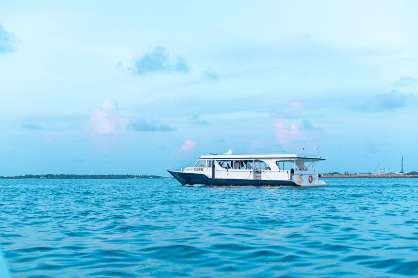 Diving Dhoni - Maldives Legend Odyssey