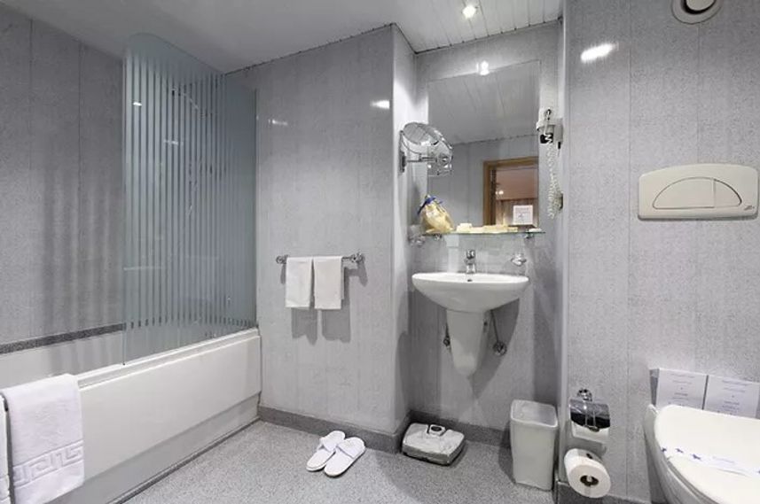 En-Suite bathrooms - Iberotel Crown Emperor