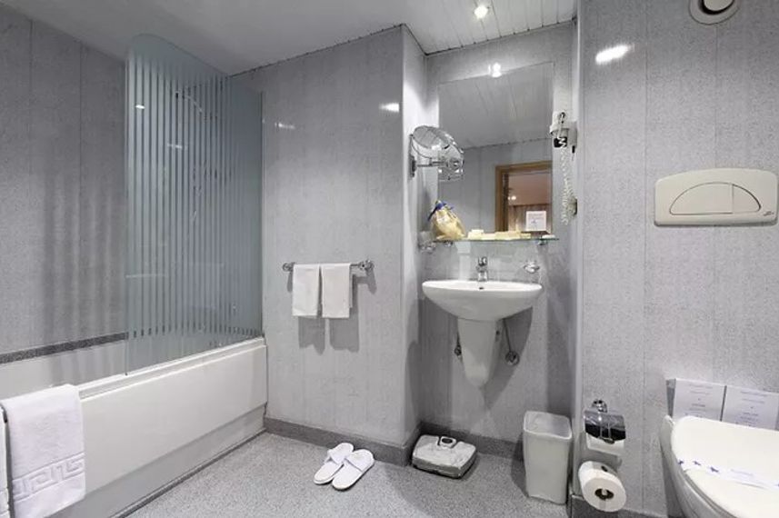 En-Suite bathrooms - Iberotel Crown Emperor