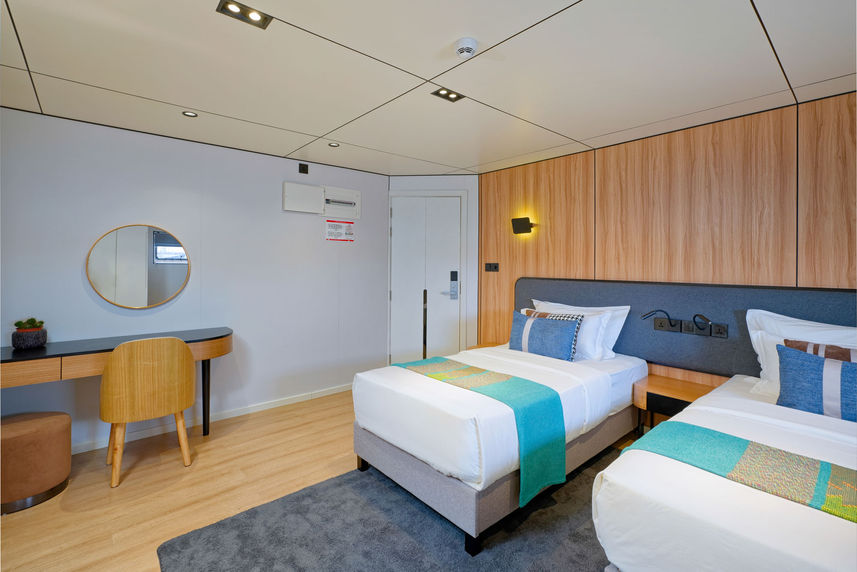 Main Deck Cabin - Ariyal