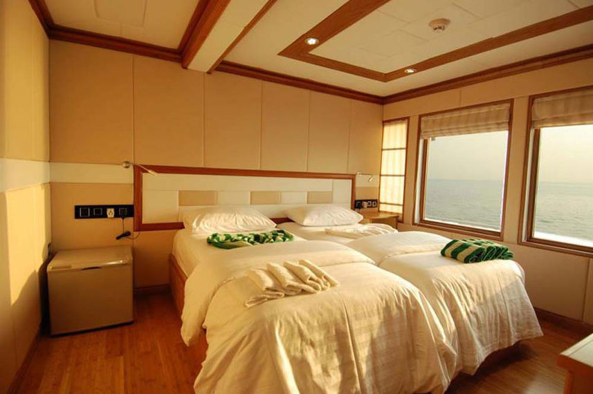 Upper Deck Cabin - Arora Virgo