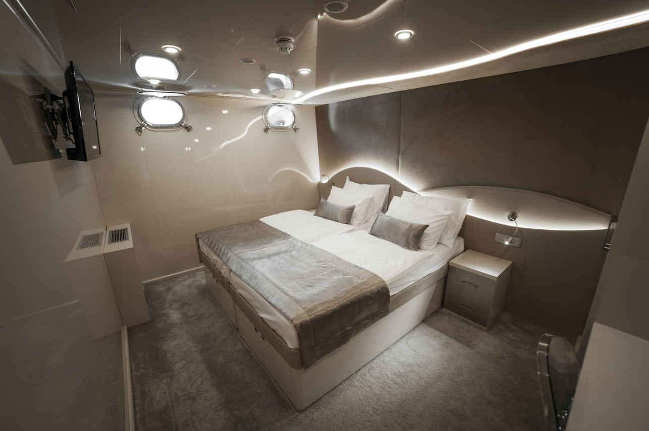 Lower Deck Cabin - Roko