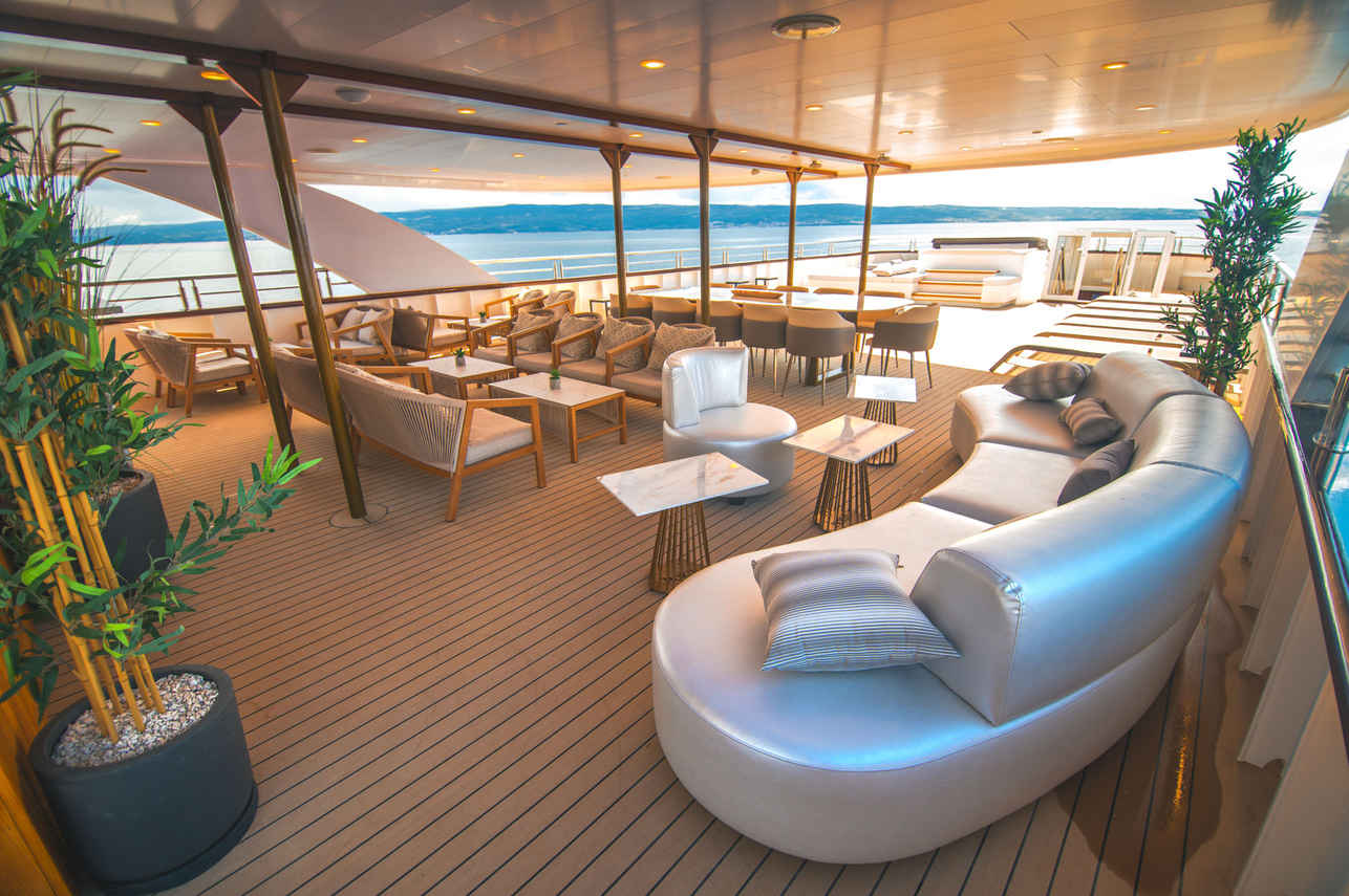 Outdoor Lounge - Roko