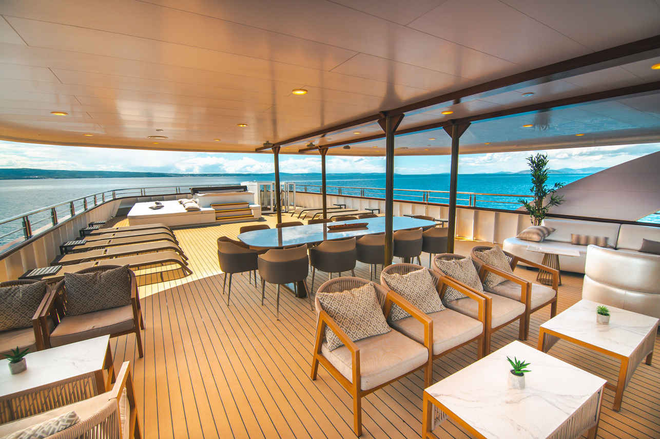 Outdoor Lounge - Roko