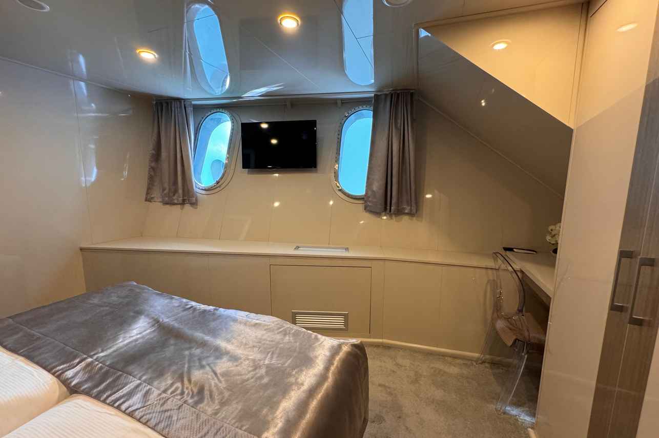 Lower Deck Cabin - Roko
