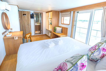 Staterooms (301-302)