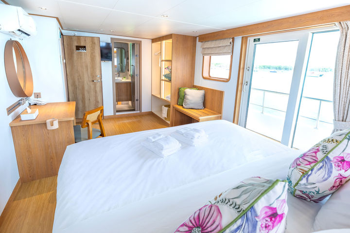 Staterooms (301-302)