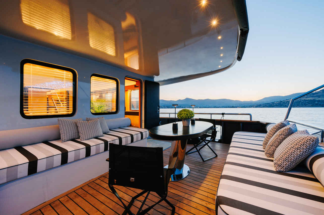 Outdoor Lounge - Gemaya