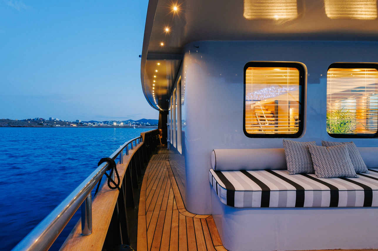 Outdoor Lounge - Gemaya