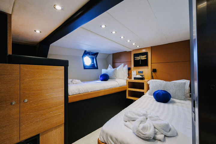 Executive Cabin B