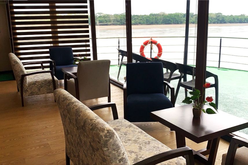 Salon interior - Anakonda Amazon Cruise