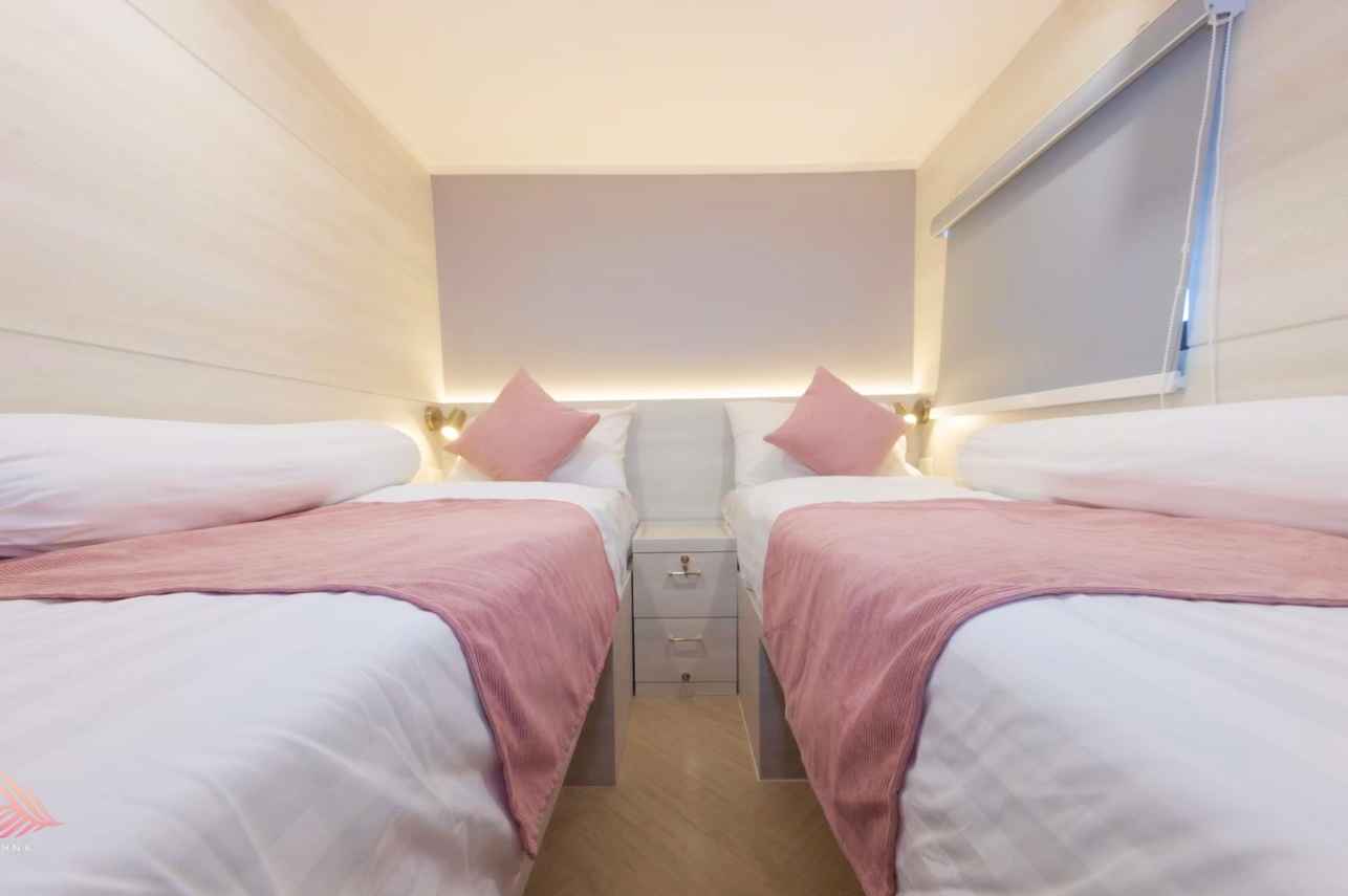 Twin Cabin Upper Deck