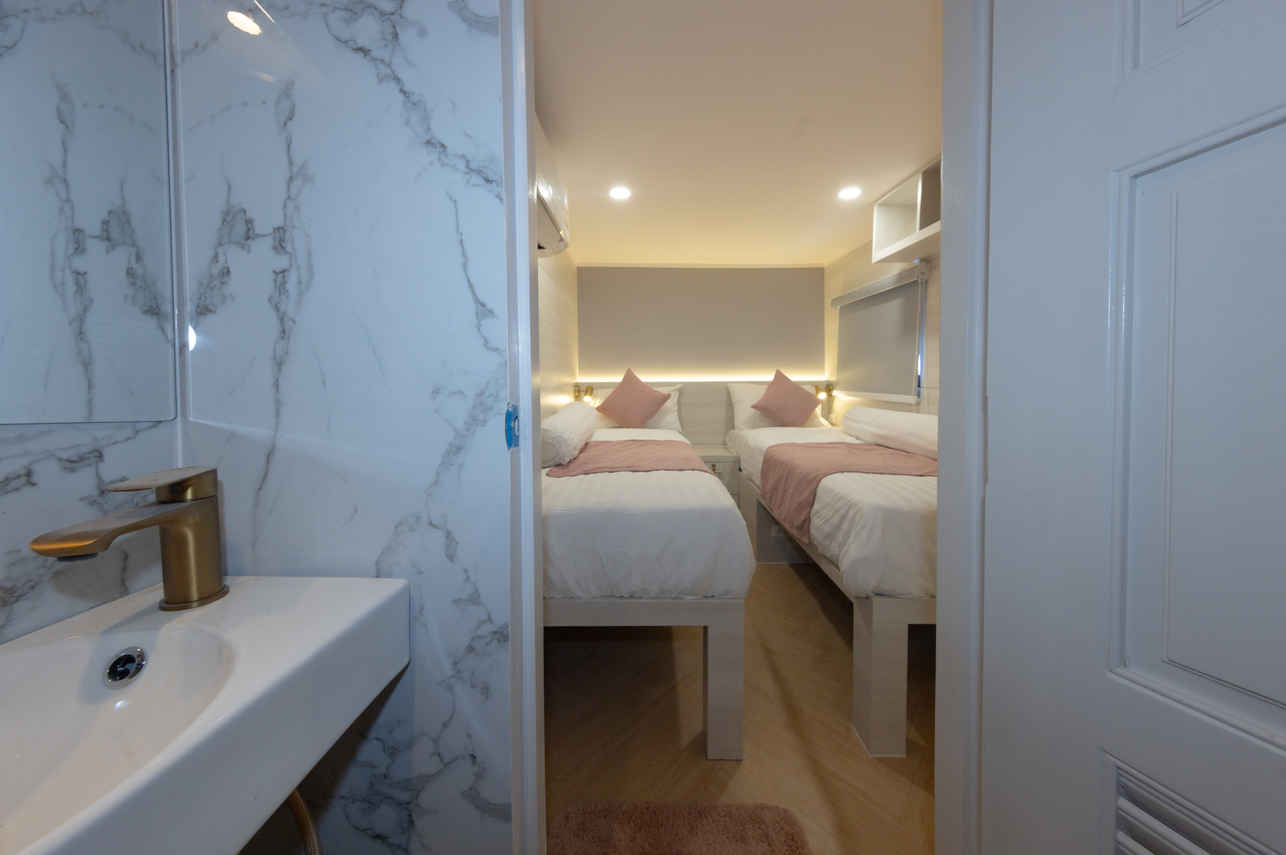 Twin Cabin Upper Deck