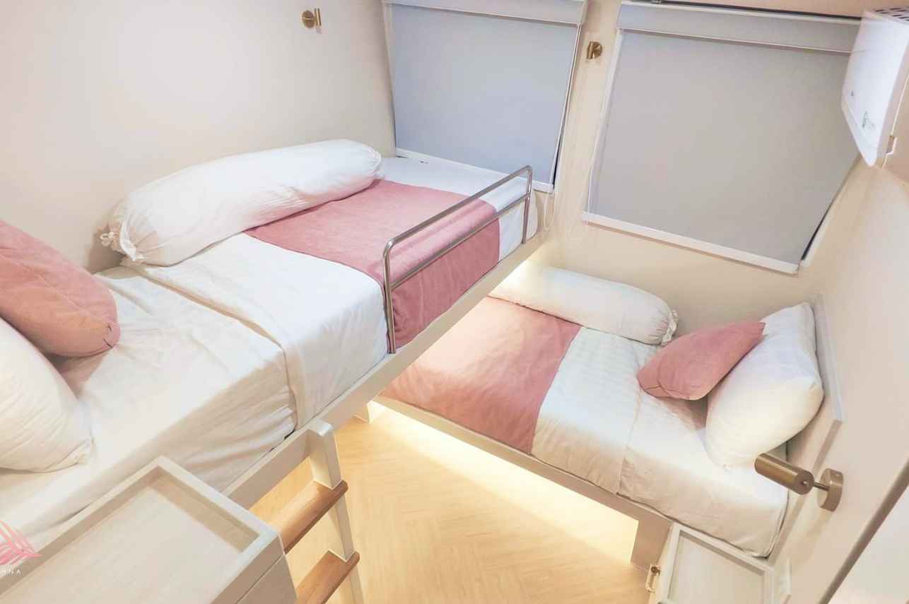 Twin Bunk Cabin Main Deck