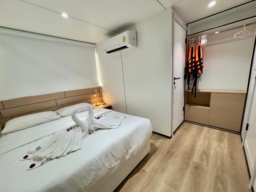 Double Cabin - Mandarin Queen 9