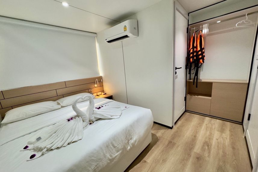 Double Cabin - Mandarin Queen 9