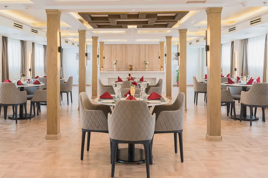 Merit Star - Dining Room