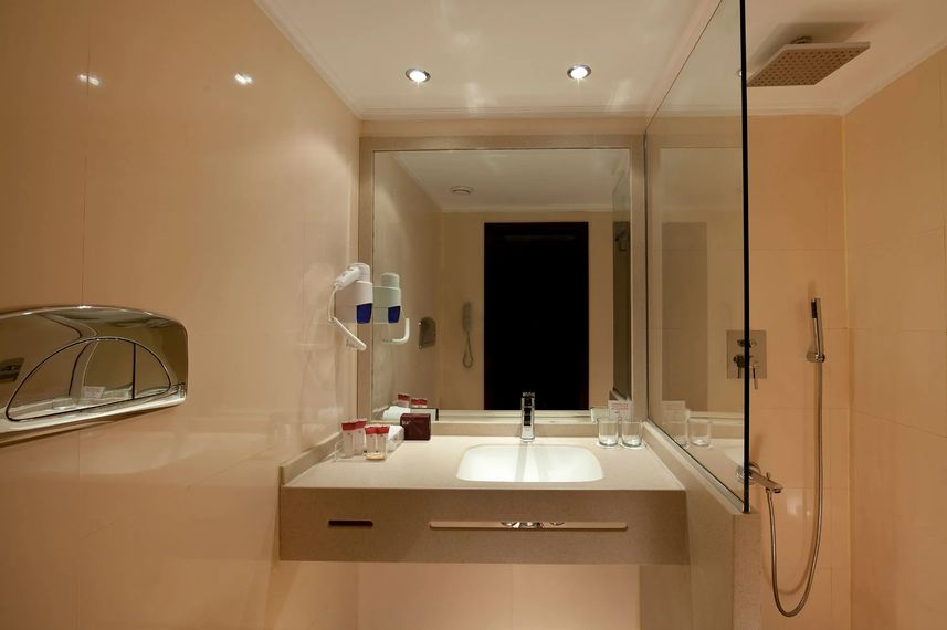 En-Suite bathrooms - Steigenberger Legacy