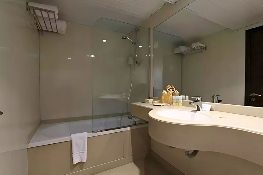Bathtub