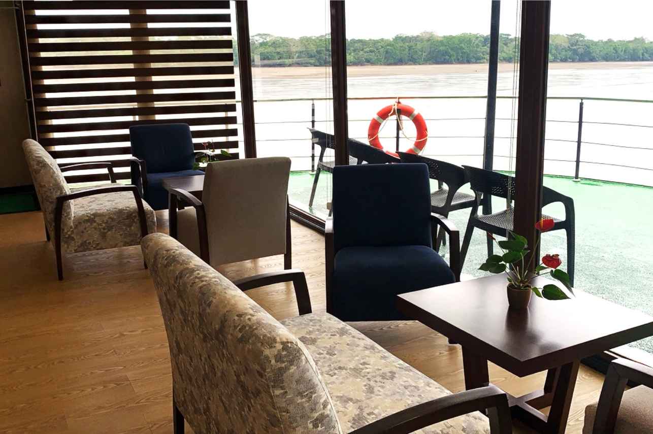 Salon interior - Anakonda Amazon Cruise