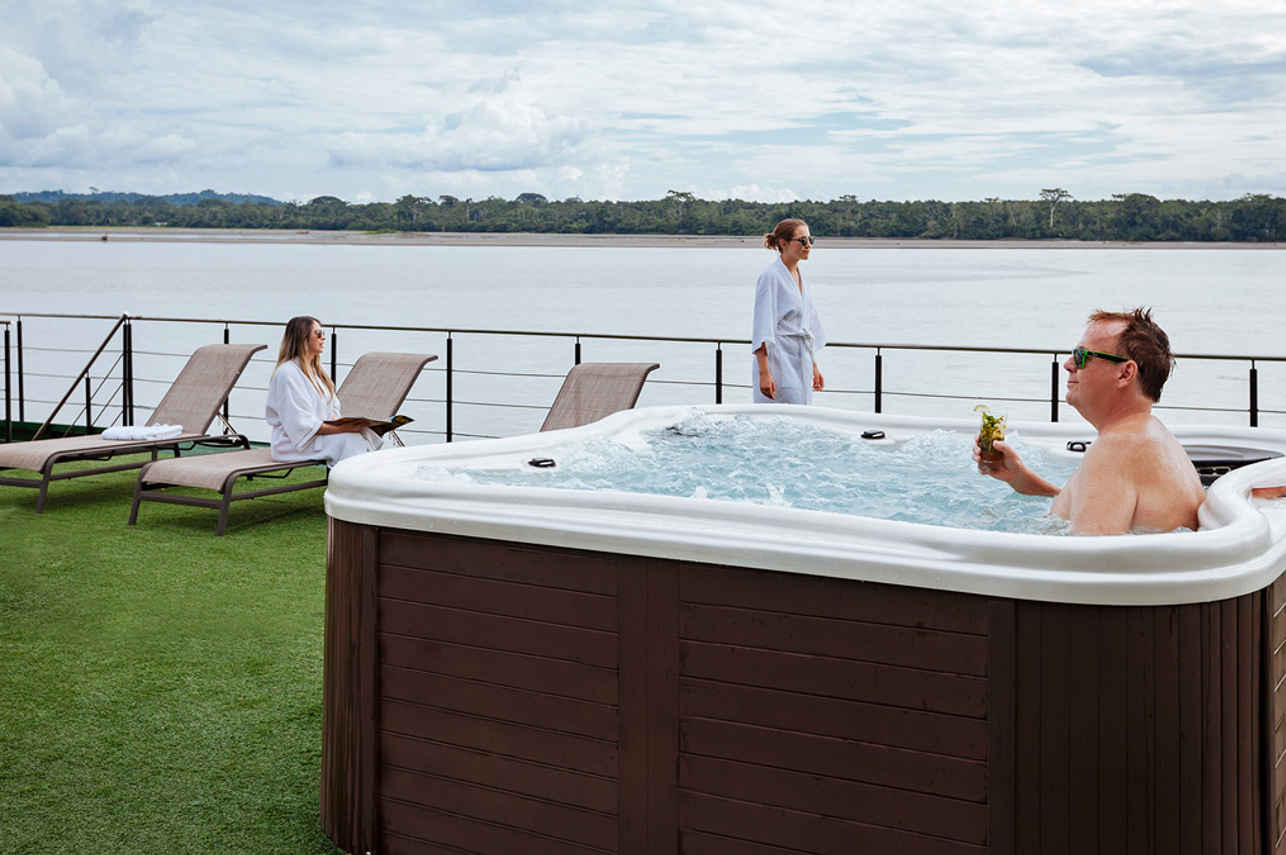 Jacuzzi - Anakonda Amazon Cruise