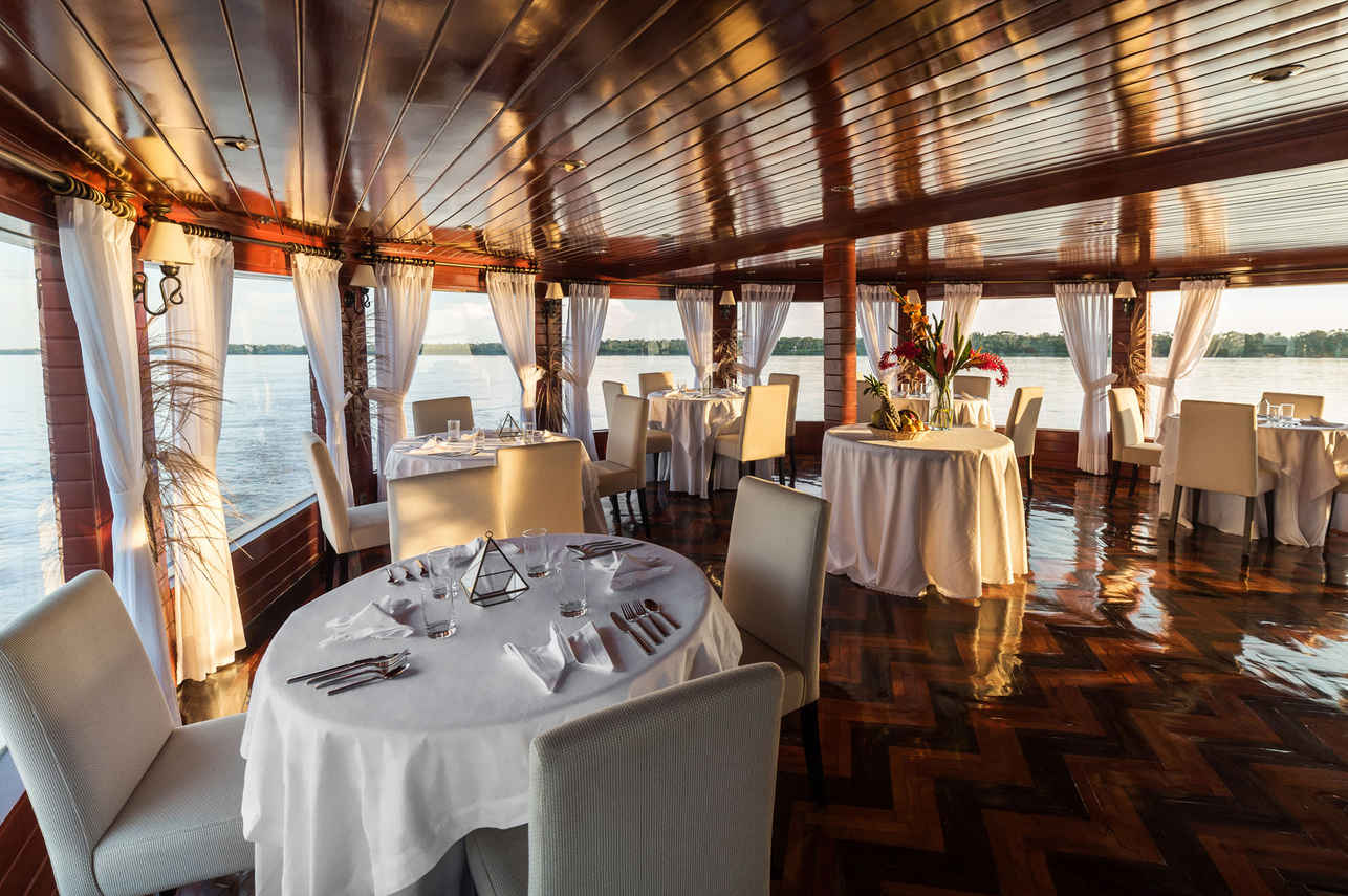 ダイニングルーム - Crucero Amazonas