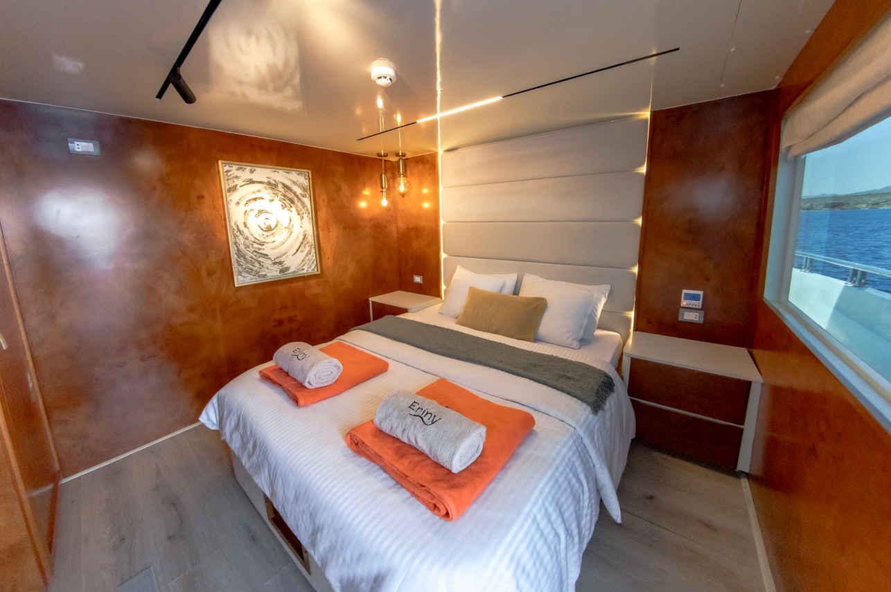 Double Bed Cabin - Sea view - Upper deck