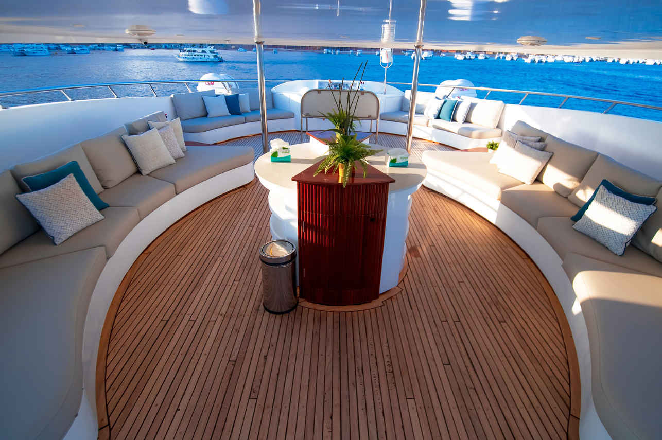 Outdoor Lounge - Eriny
