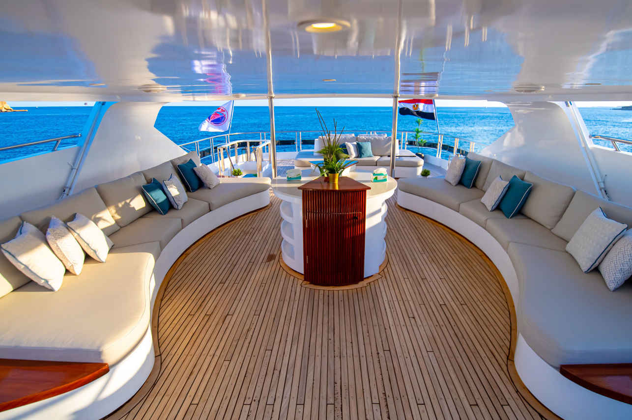 Outdoor Lounge - Eriny