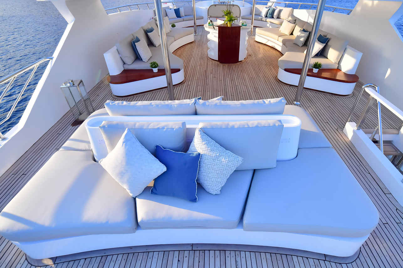 Outdoor Lounge - Eriny