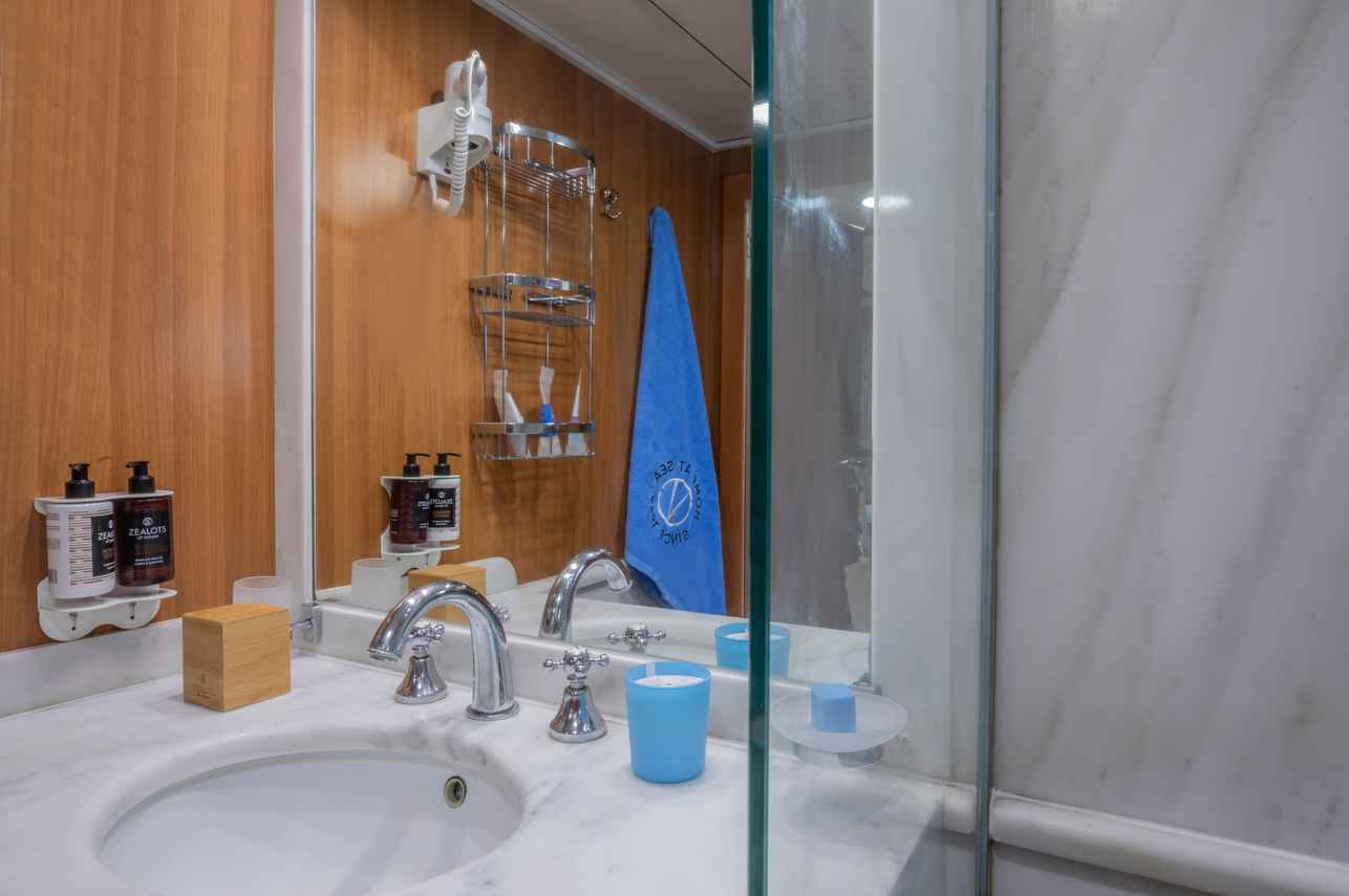 En-Suite bathrooms - Callisto