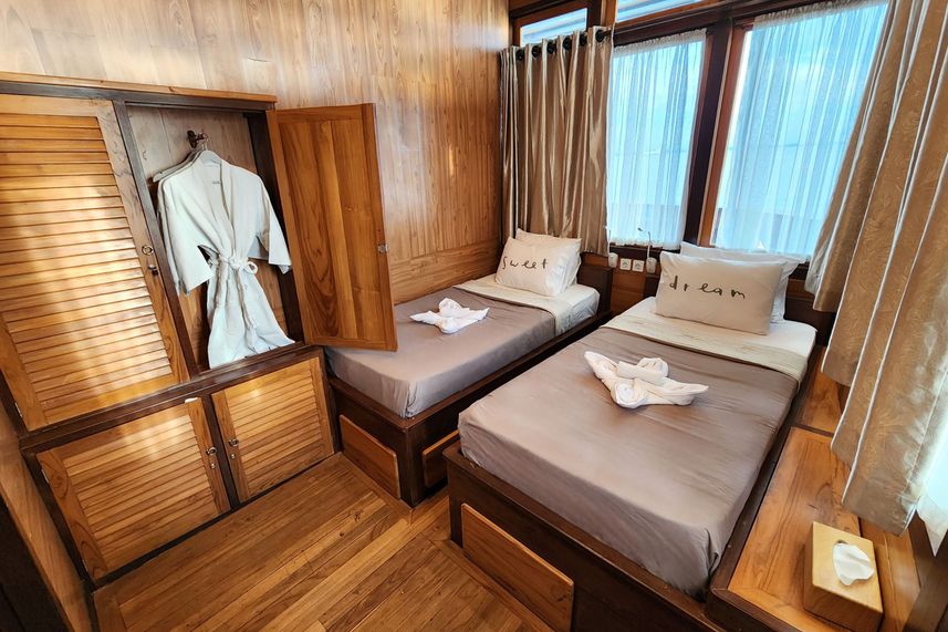 Main Deck Twin Cabin