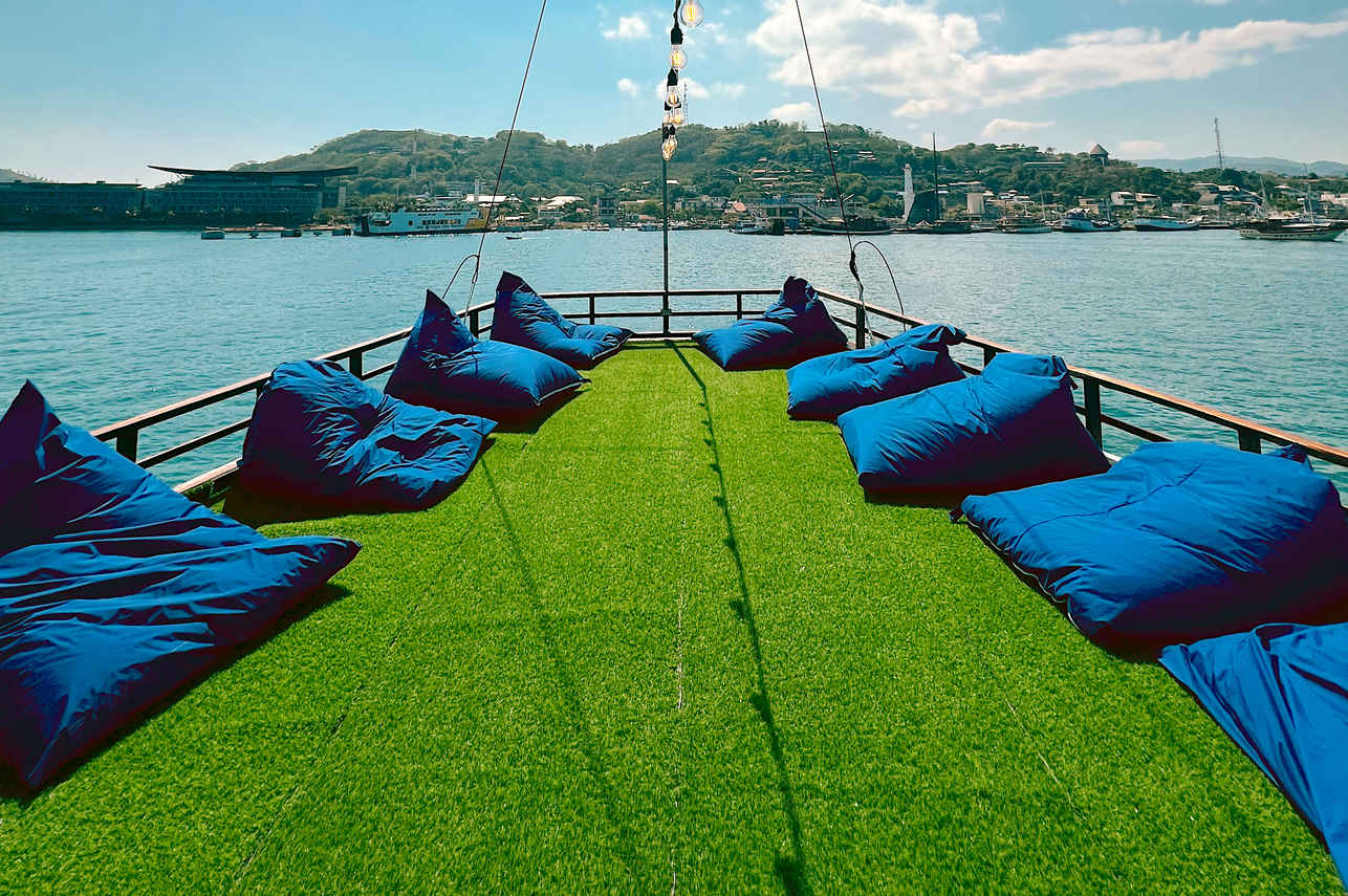Sun Deck - Leticia