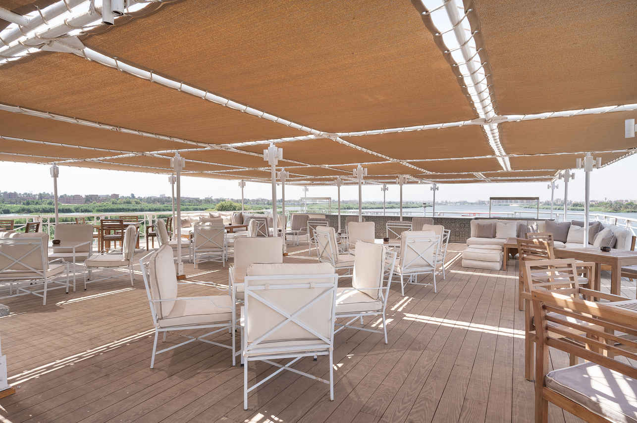 Outdoor Lounge - Jaz Regent