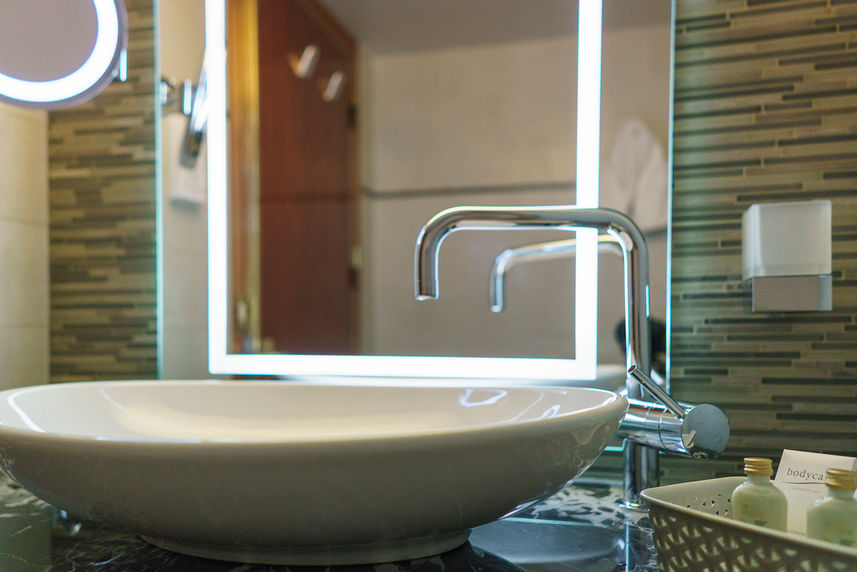 Superior Suite - Ensuite Bathroom 