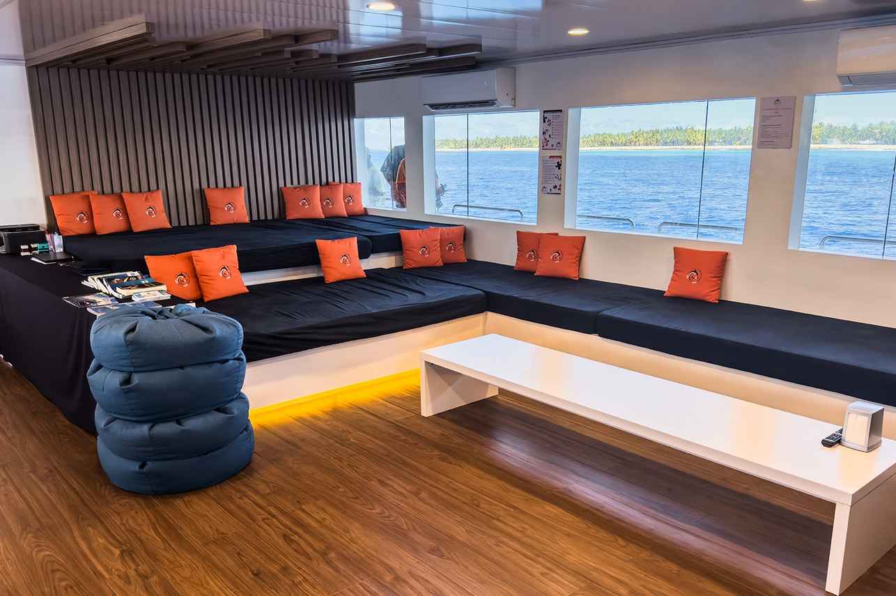 Salone coperto - Dune Black Manta