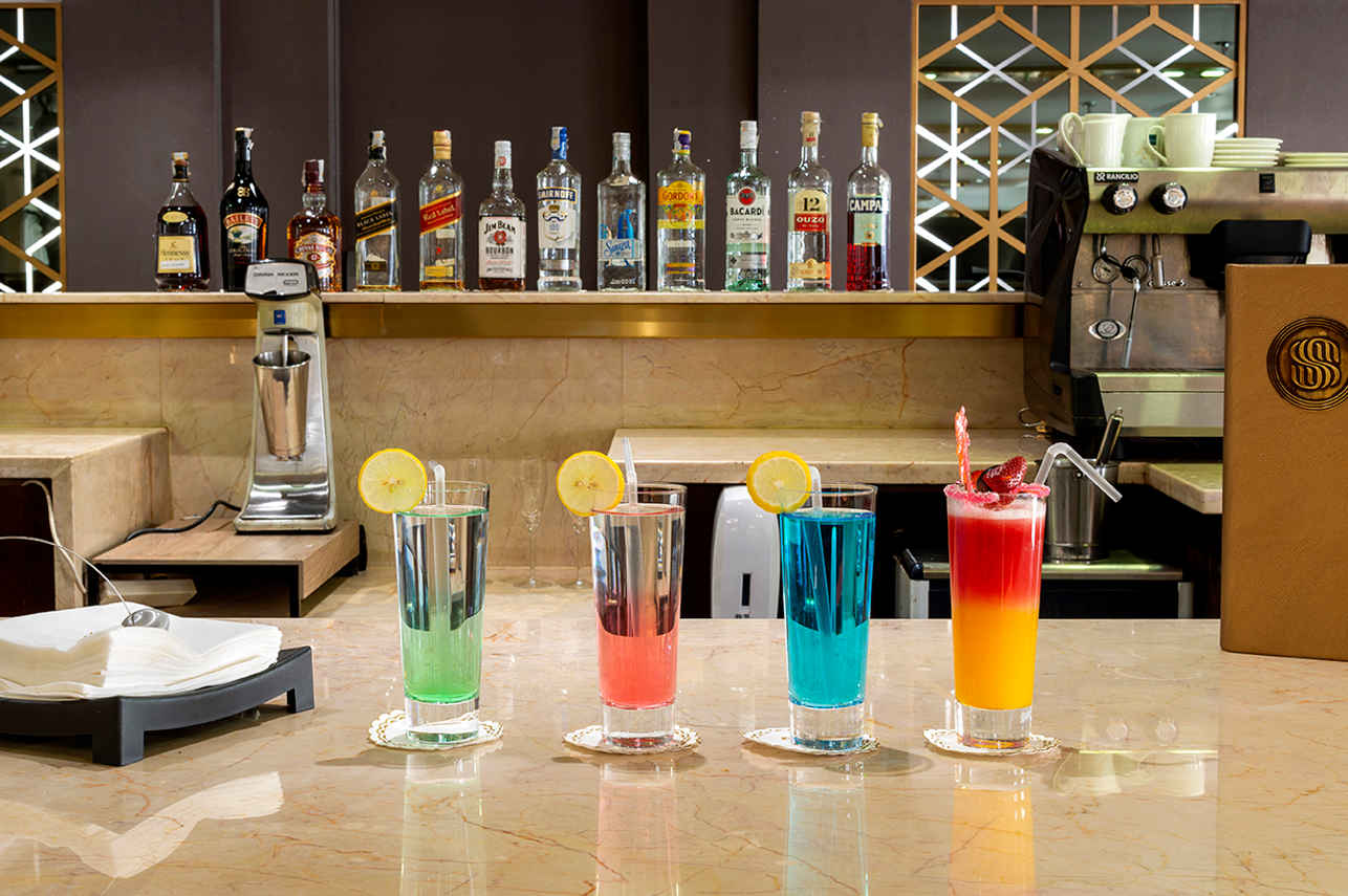 Bar Area - Sonesta Sun Goddess