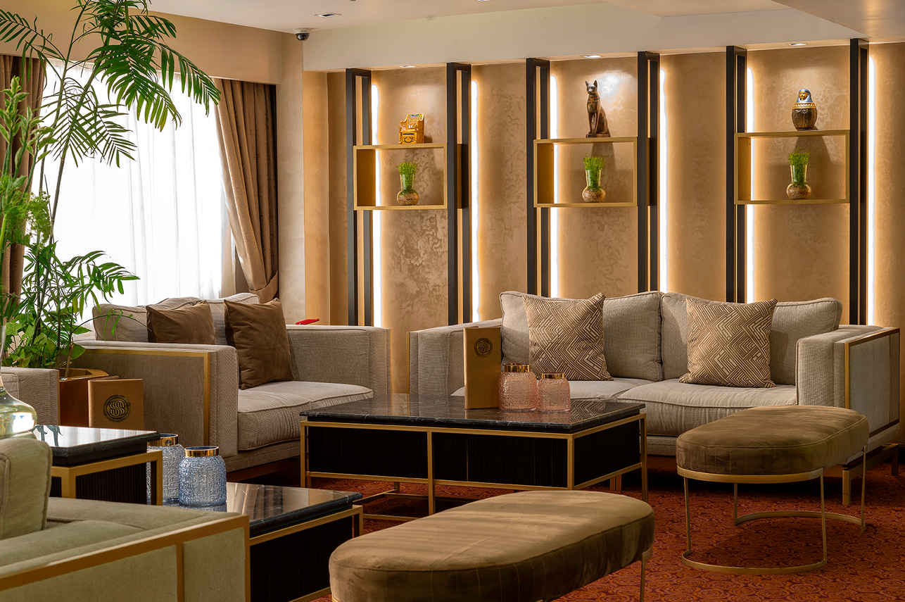 Bar and Lounge Area - Sonesta Sun Goddess